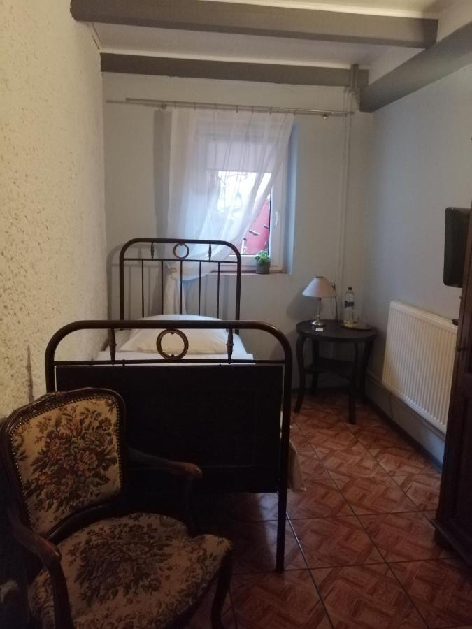 Pod Roza Bed & Breakfast *
